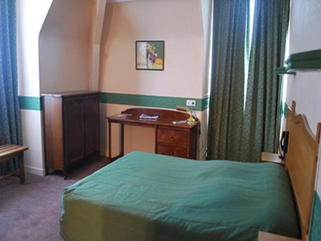 Logis Hotel & Restaurant - Le Normandie Caudebec-en-Caux Zimmer foto
