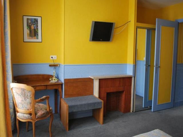 Logis Hotel & Restaurant - Le Normandie Caudebec-en-Caux Exterior foto