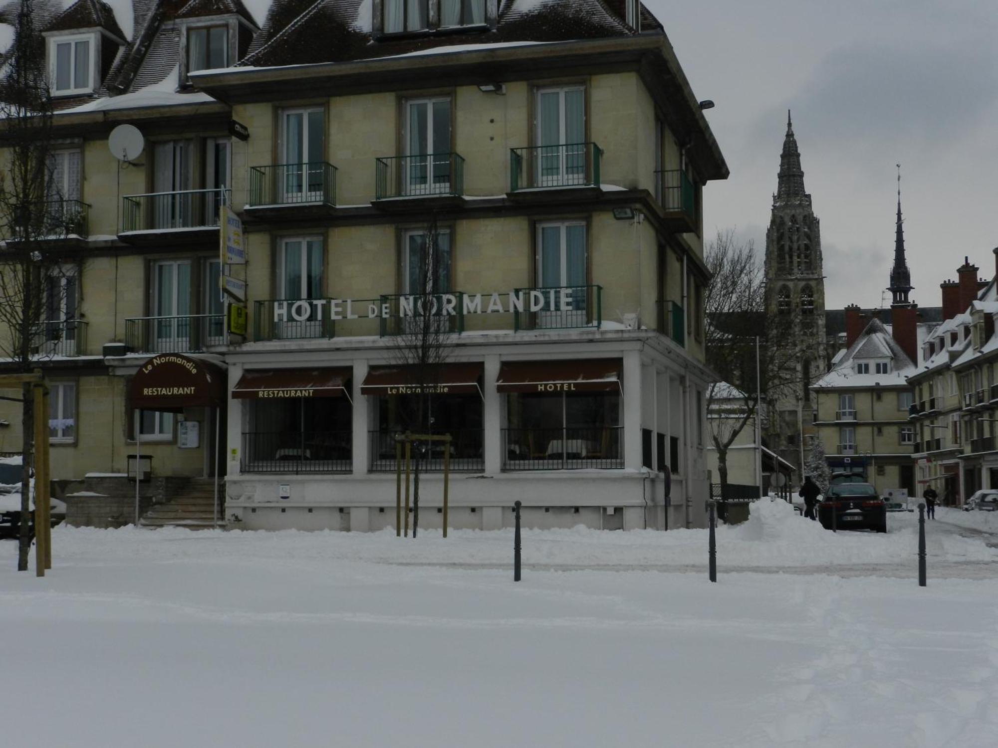 Logis Hotel & Restaurant - Le Normandie Caudebec-en-Caux Exterior foto